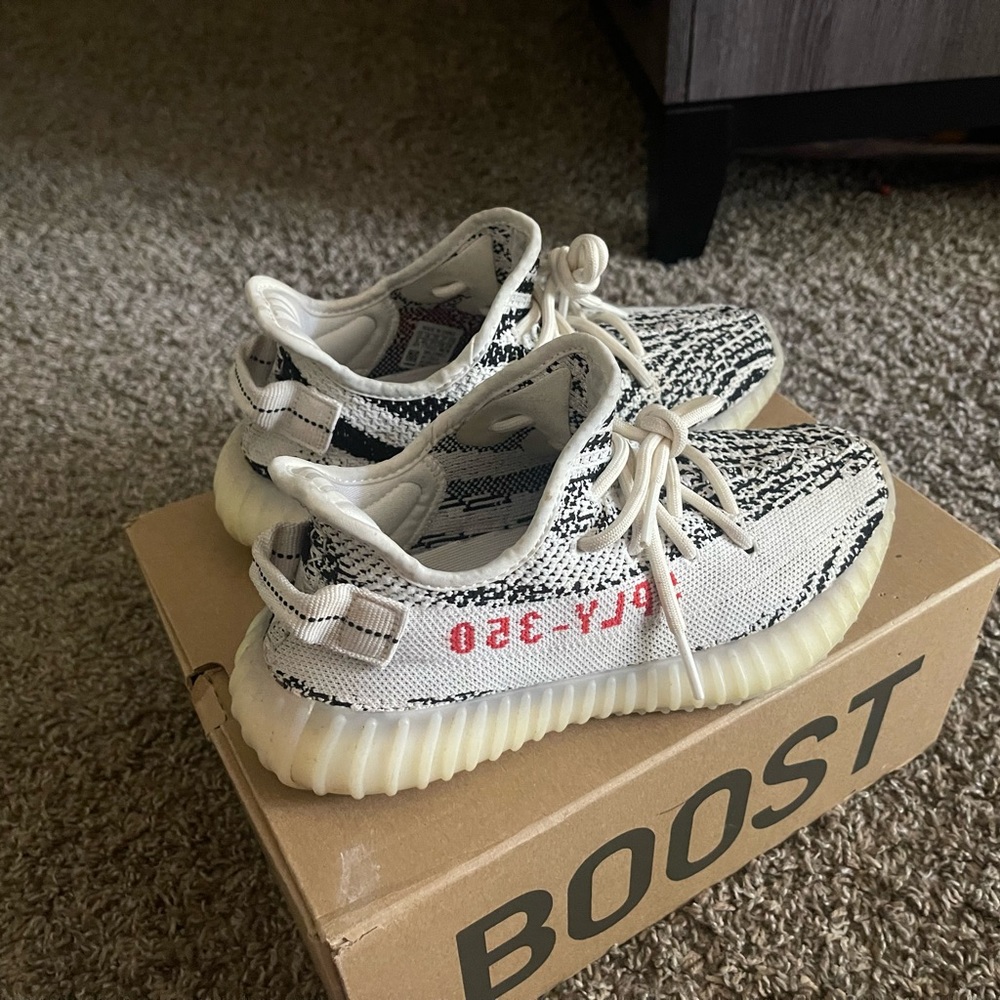 2017
Yeezy Boost 350 V2 'Zebra'